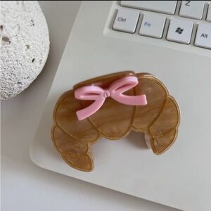 Cute Croissant Acrylic Printed Hair
Claw Clip